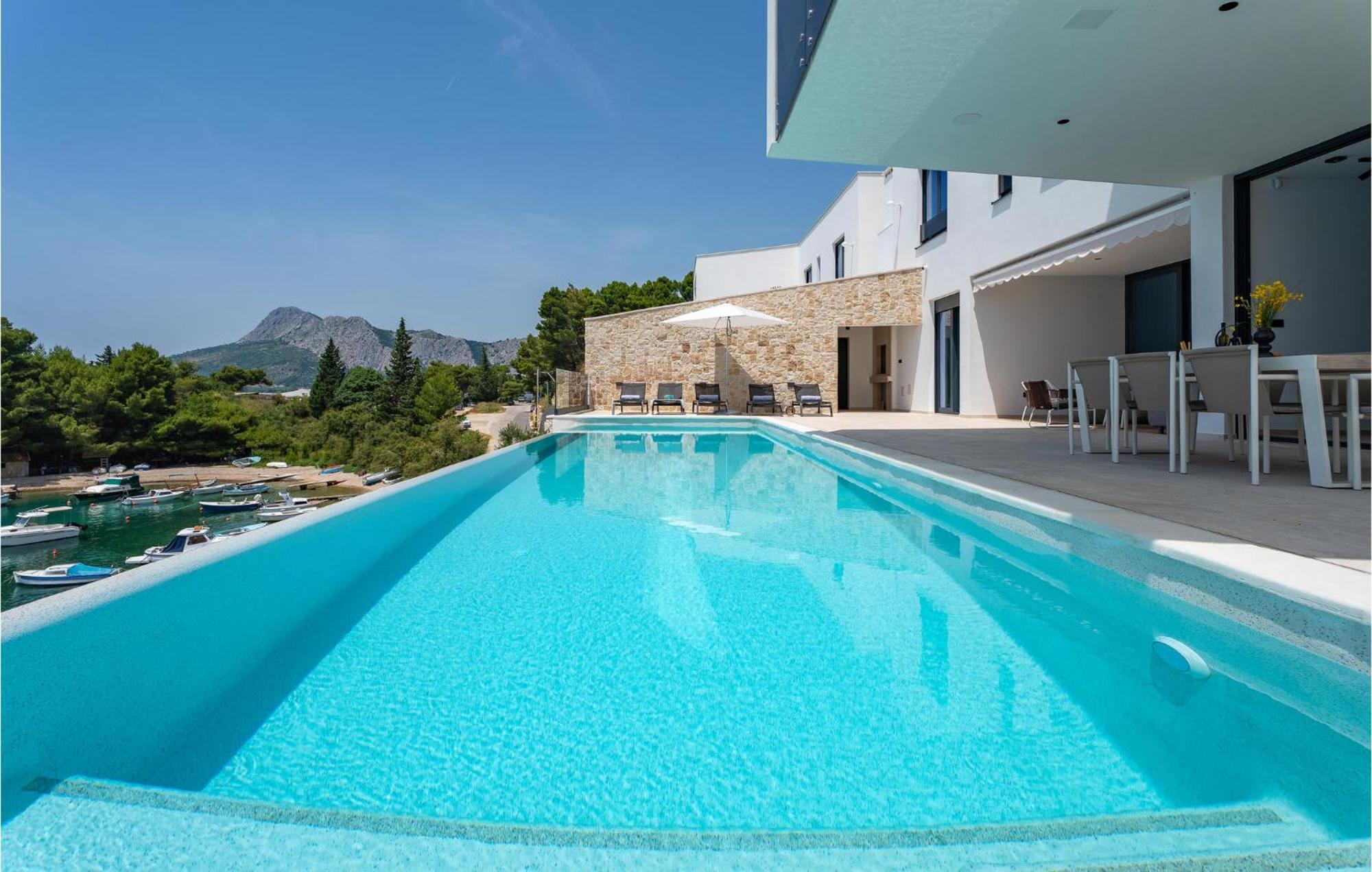 Beautiful Home In Omis With Kitchen Exterior foto