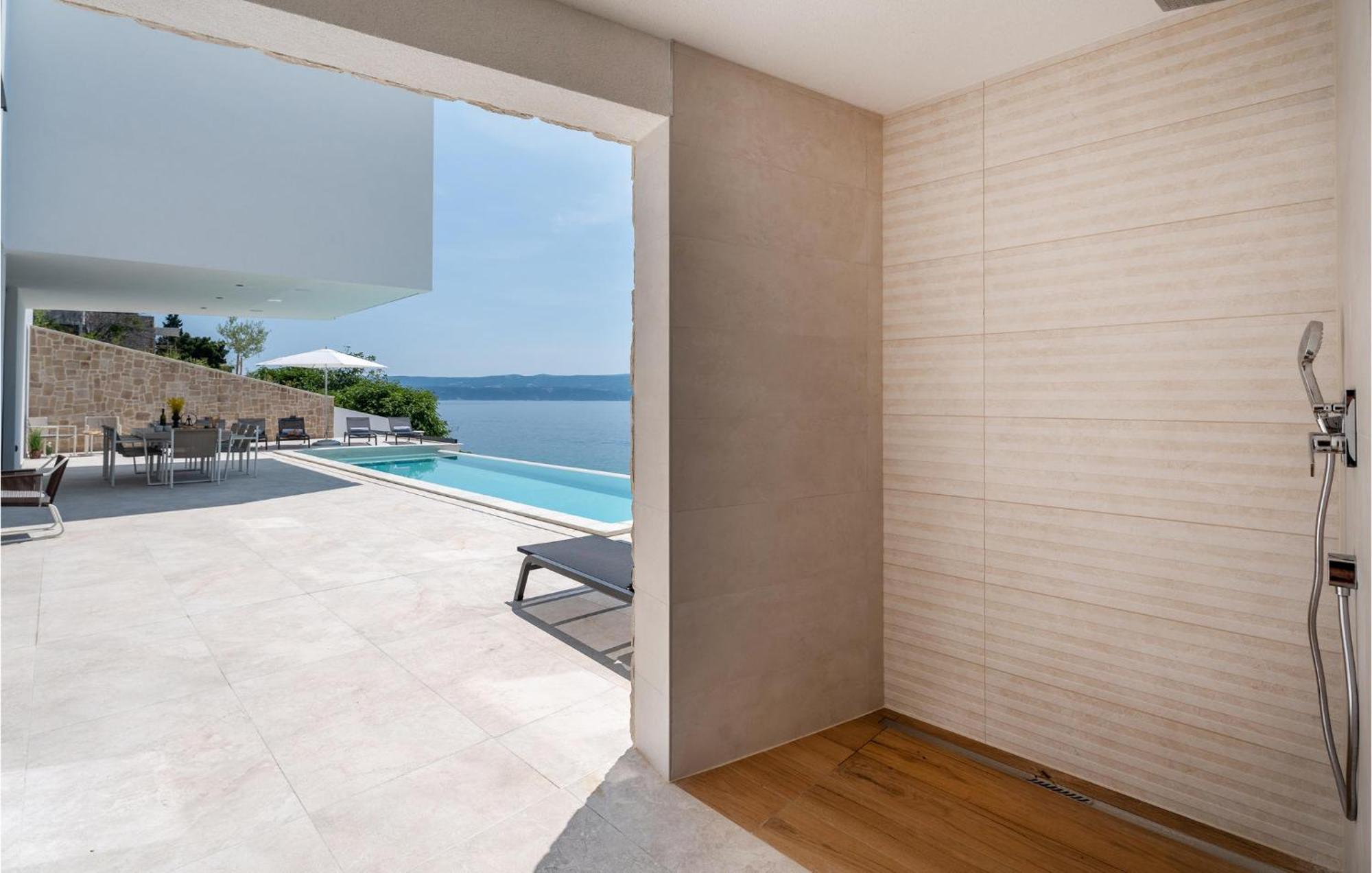 Beautiful Home In Omis With Kitchen Exterior foto
