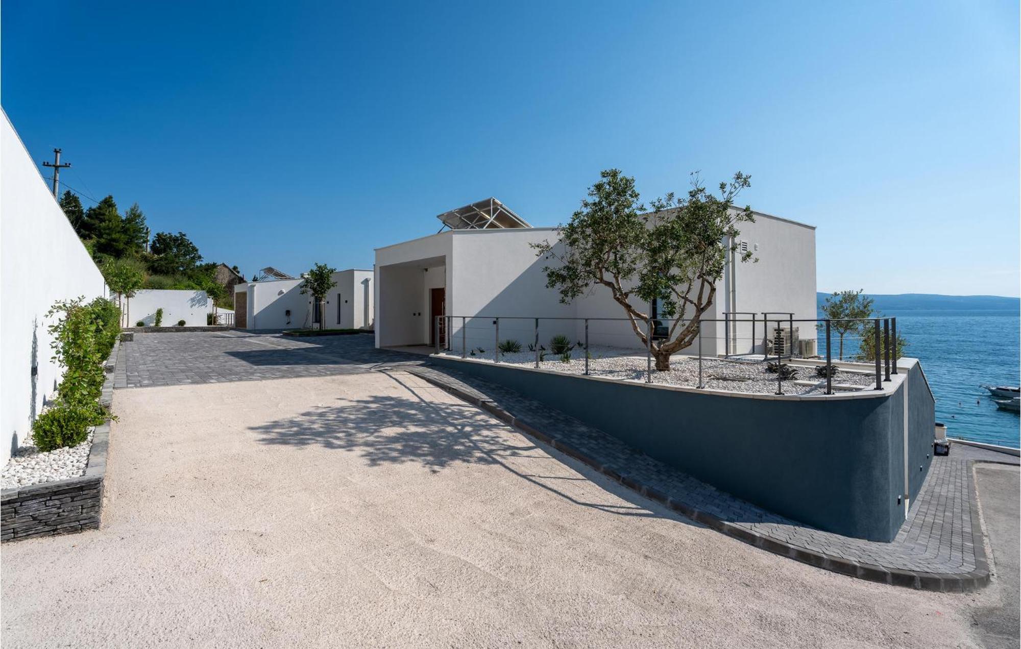 Beautiful Home In Omis With Kitchen Exterior foto