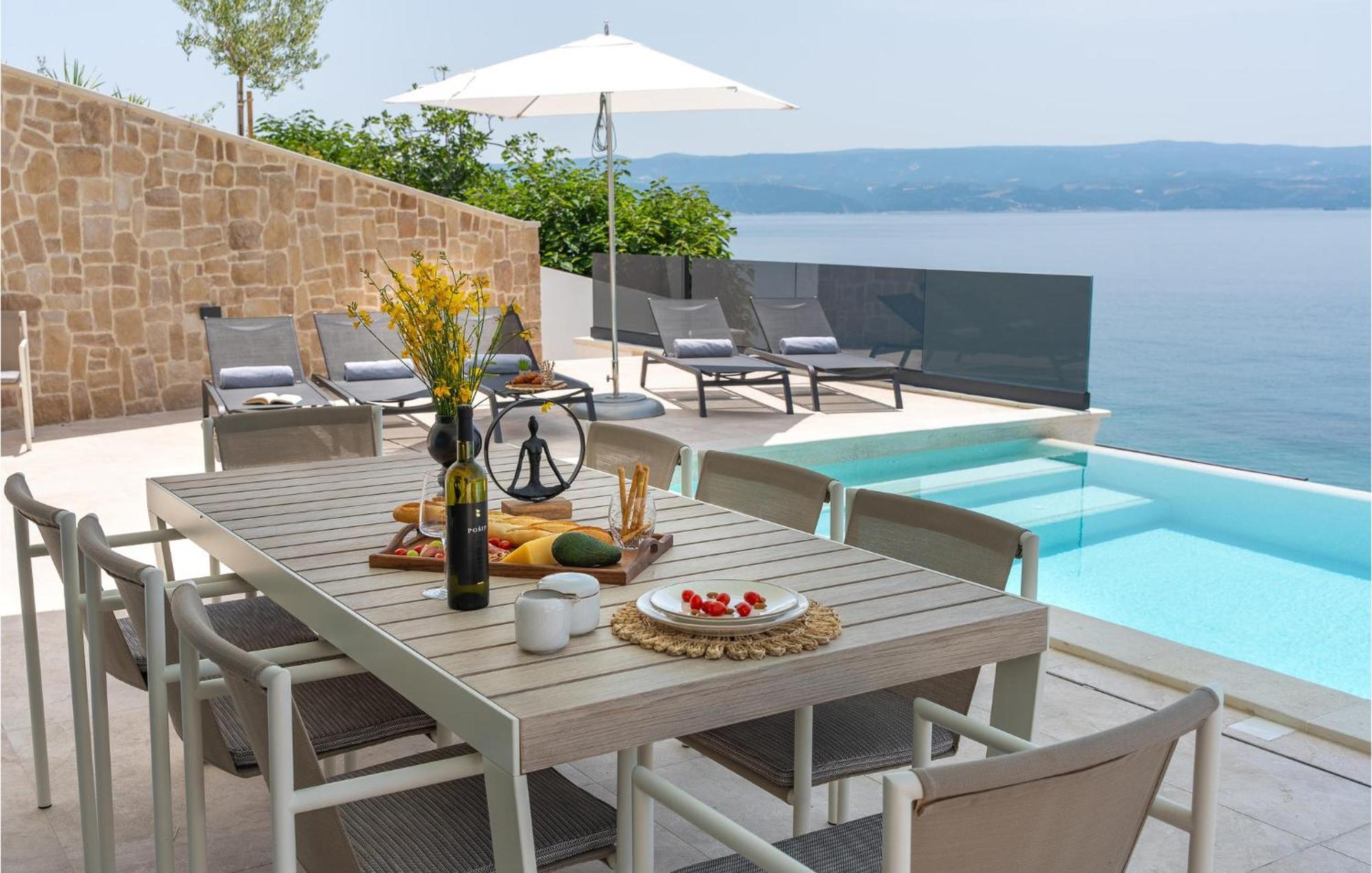 Beautiful Home In Omis With Kitchen Exterior foto